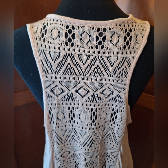 🐘 ATTITUDE NOT INCLUDED pink tank top with elephants & lace back. Size 2X - Picture 6 of 7